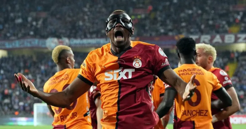 Victor Osimhen tarihe geçti