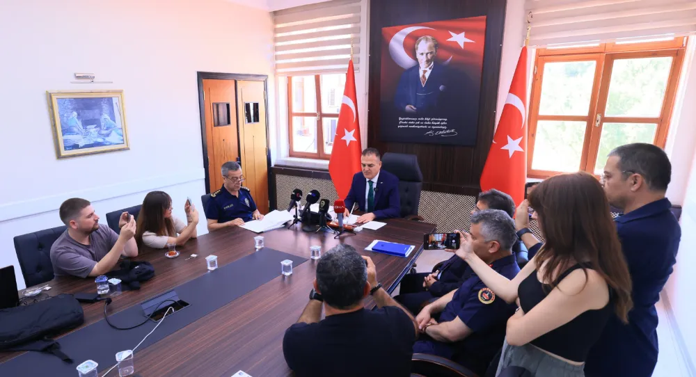 Vali Dr. İdris Akbıyık