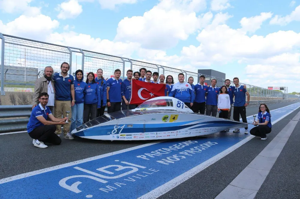 Öğrencilerimizden iki uluslararası başarı