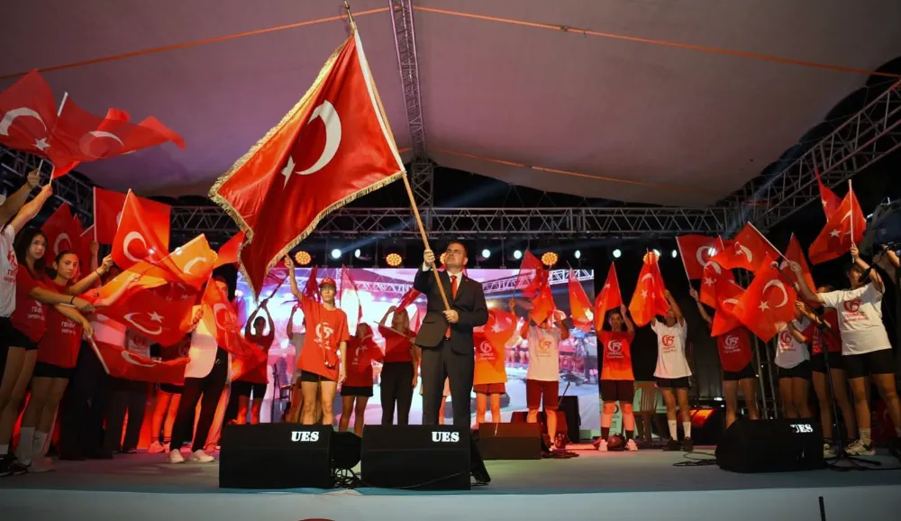 Şehitlerimizin emaneti sancak Vali Dr. İdris Akbıyık’ta
