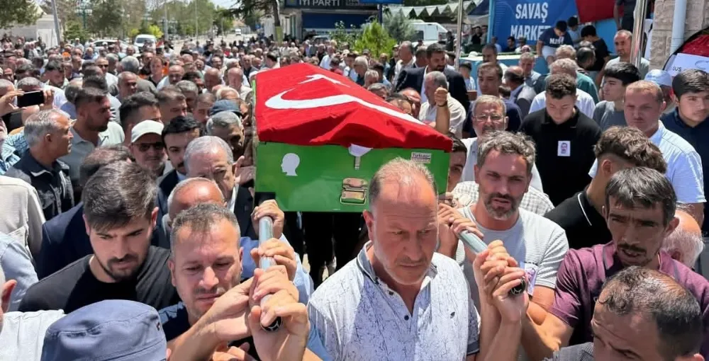 Yenifakılı Başkanını dualarla omuzlarda uğurladı 