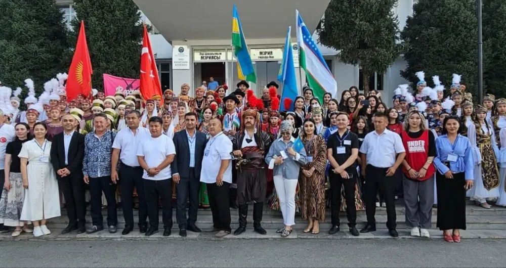 Türkiye ile Türkistan coğrafyası arasında kültür elçisi oldular