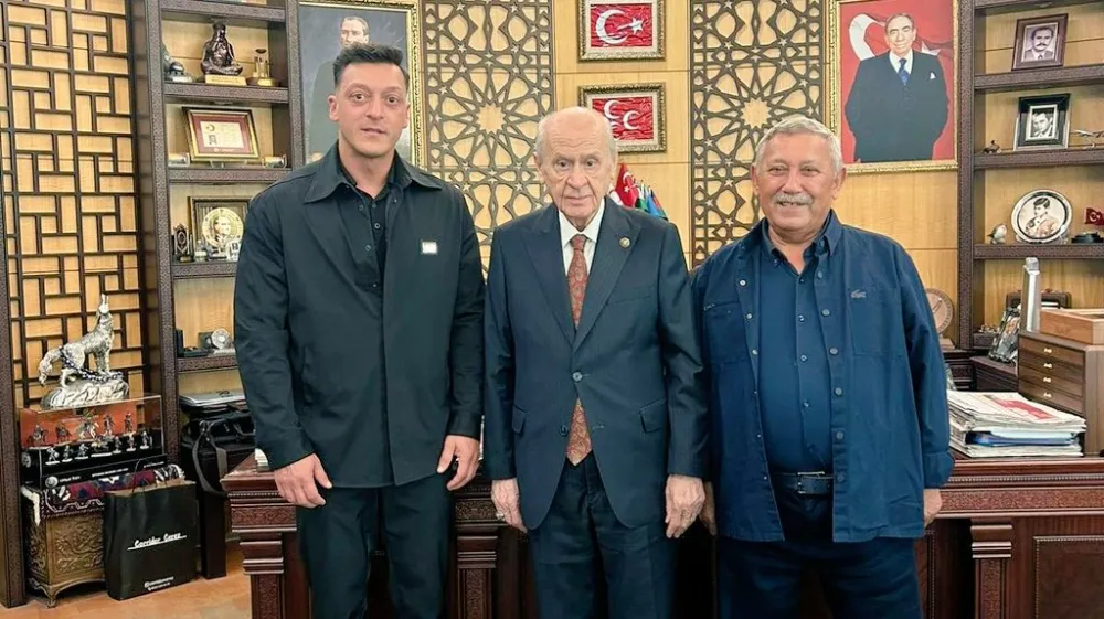 Mesut Özil: Devlet Bahçeli demek vatan demektir