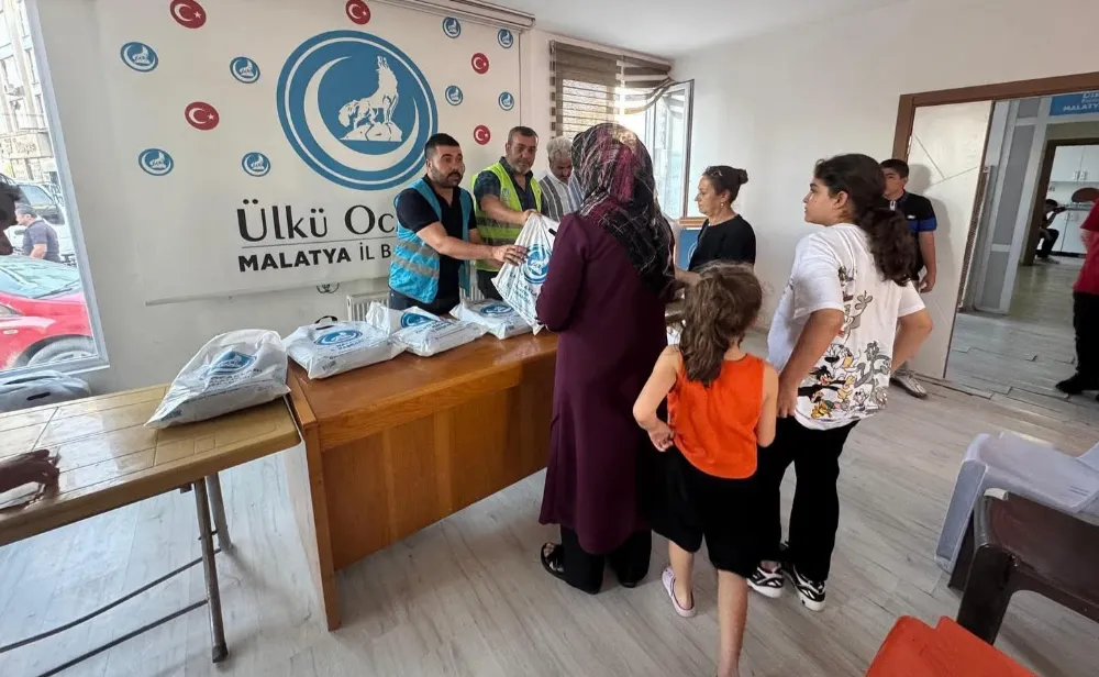 Malatya Ülkü Ocaklarından kırtasiye desteği 