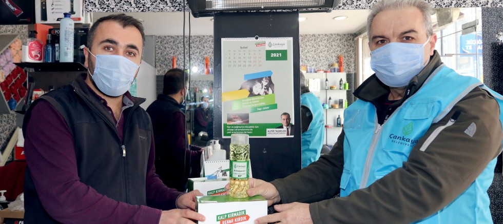Çankayalı berberlere hijyen seti dağıtıldı