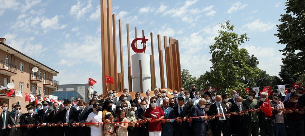 Etimesgut?a 15 Temmuz Demokrasi Şehitleri Anıtı
